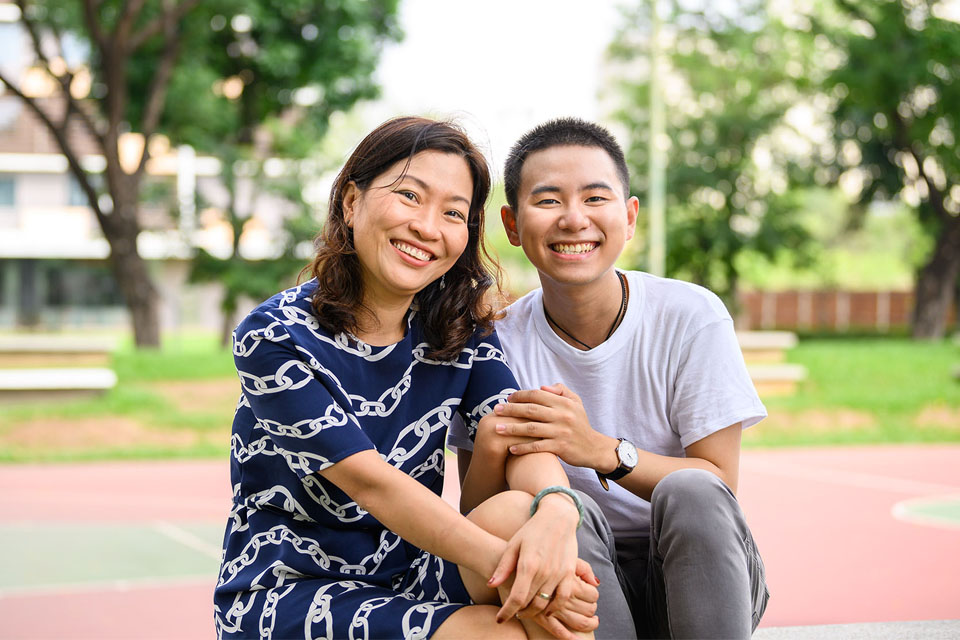 parent-student-sitting-chatting-05-resized.jpg